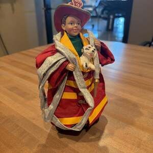 Clothtique by Possible Dreams Ltd 2001 9” boy and dog statue